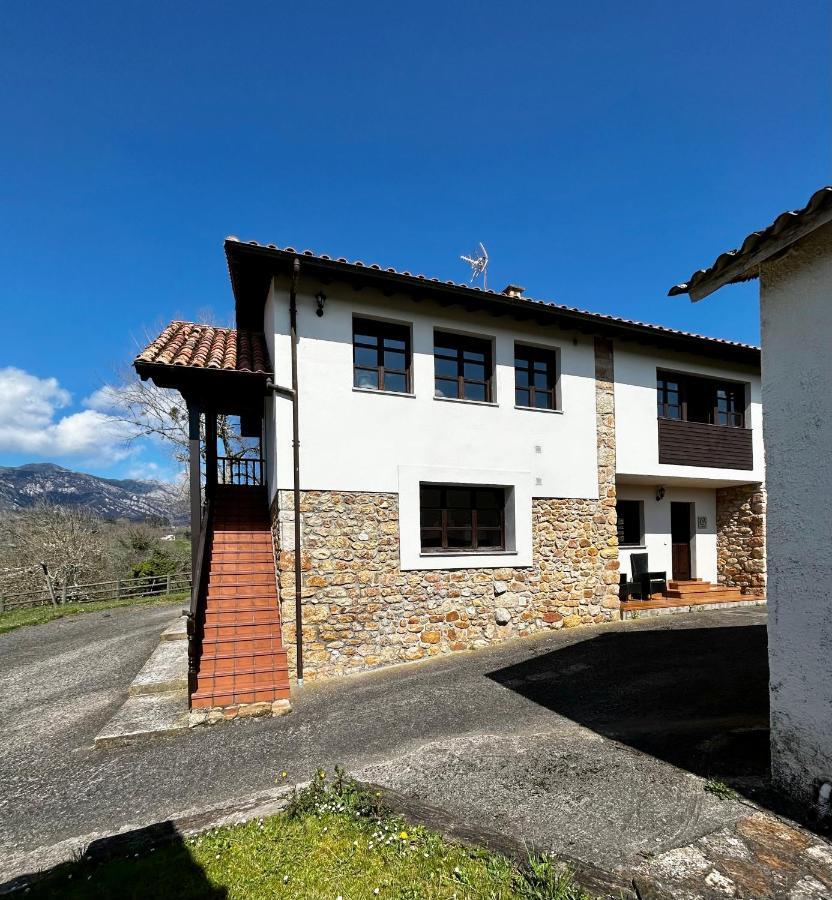 Casa La Maestra Appartement Arriondas Buitenkant foto