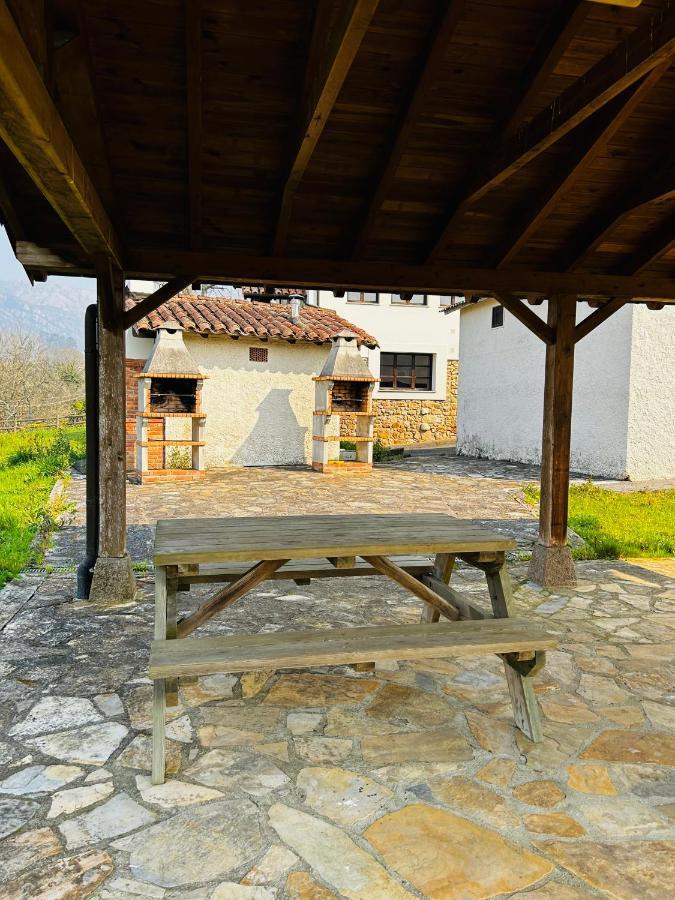 Casa La Maestra Appartement Arriondas Buitenkant foto