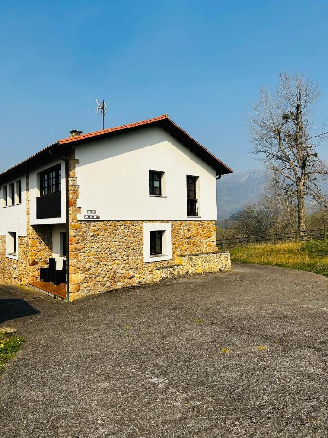 Casa La Maestra Appartement Arriondas Buitenkant foto