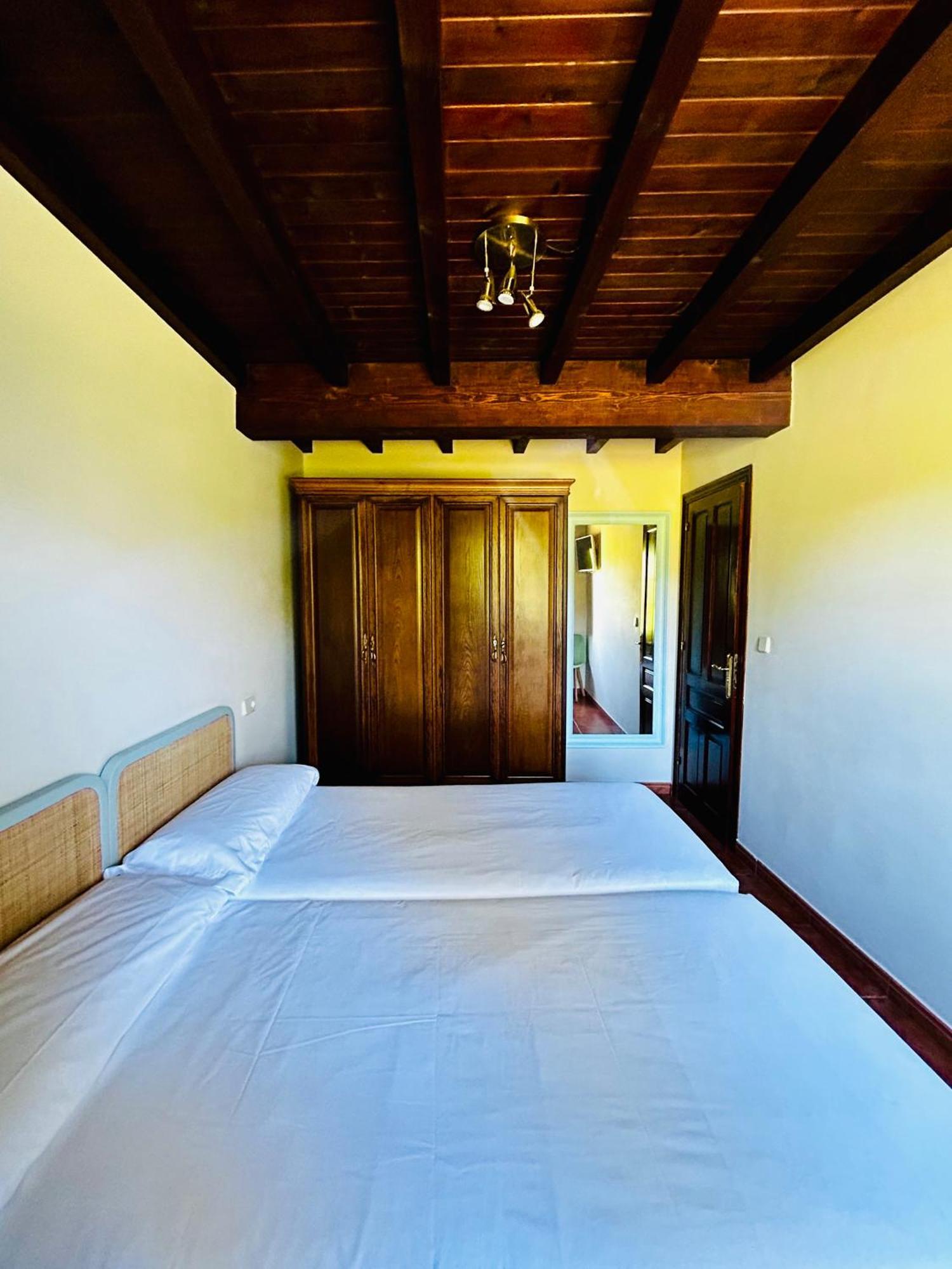Casa La Maestra Appartement Arriondas Buitenkant foto