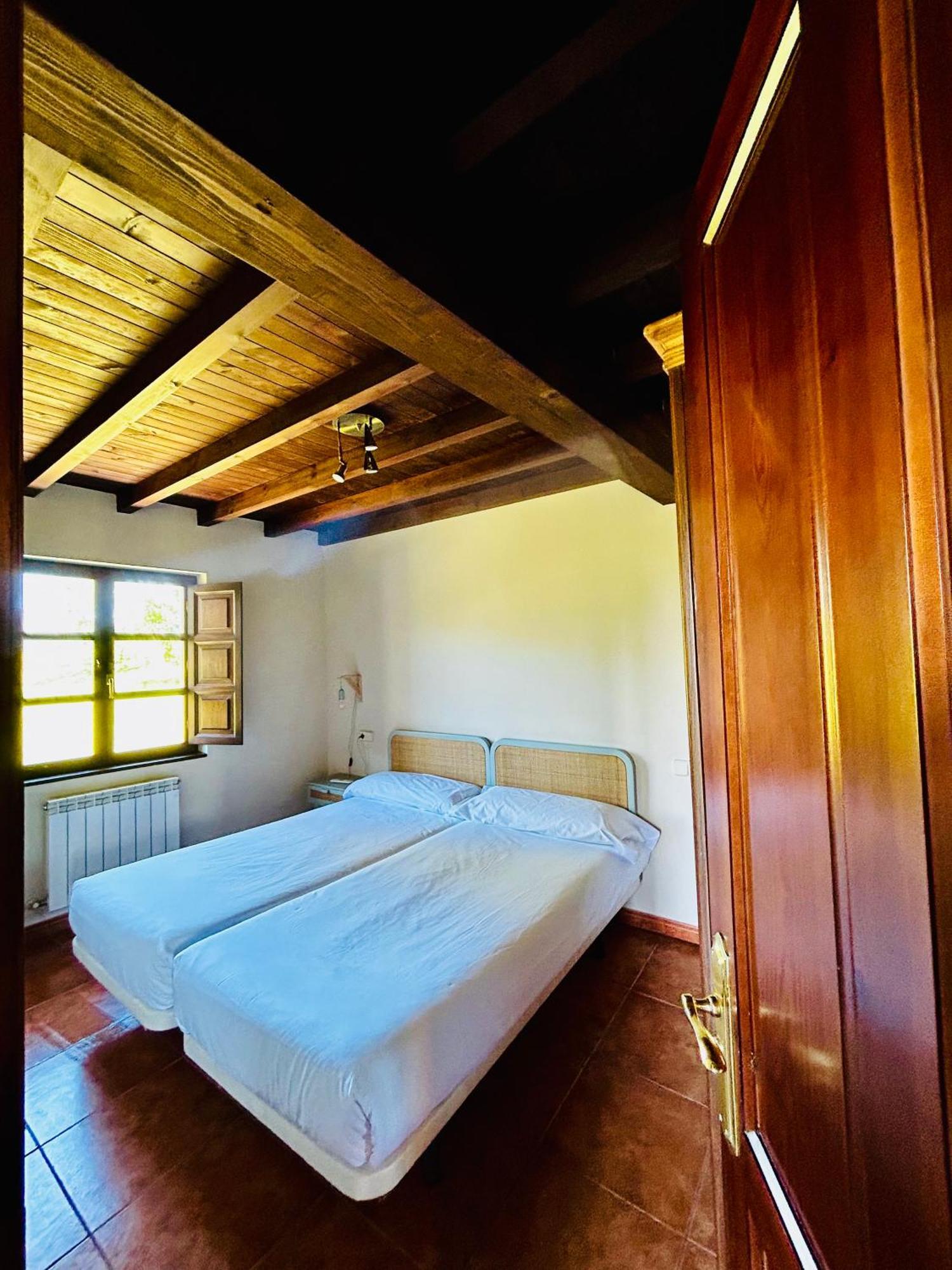 Casa La Maestra Appartement Arriondas Buitenkant foto
