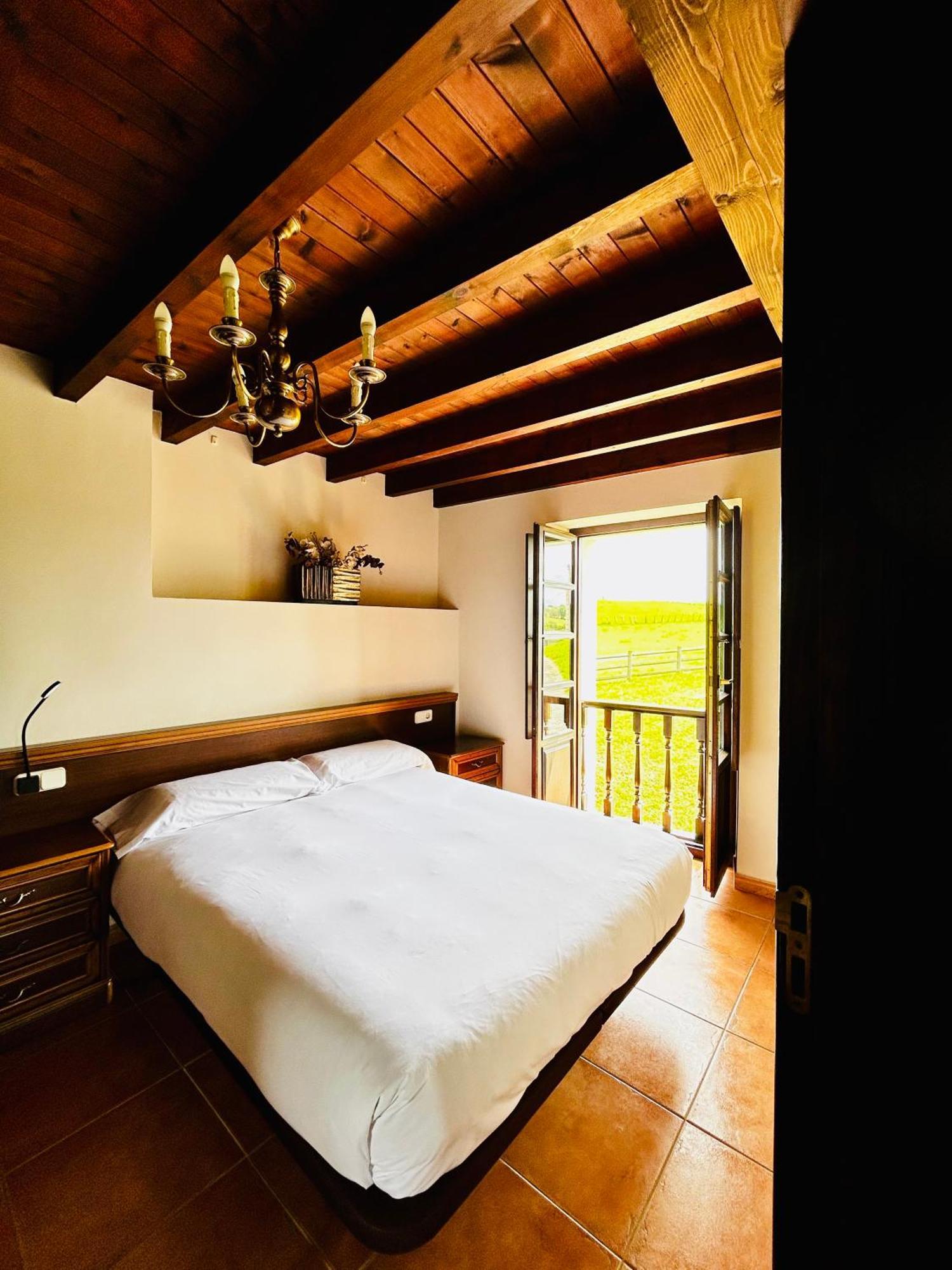 Casa La Maestra Appartement Arriondas Buitenkant foto