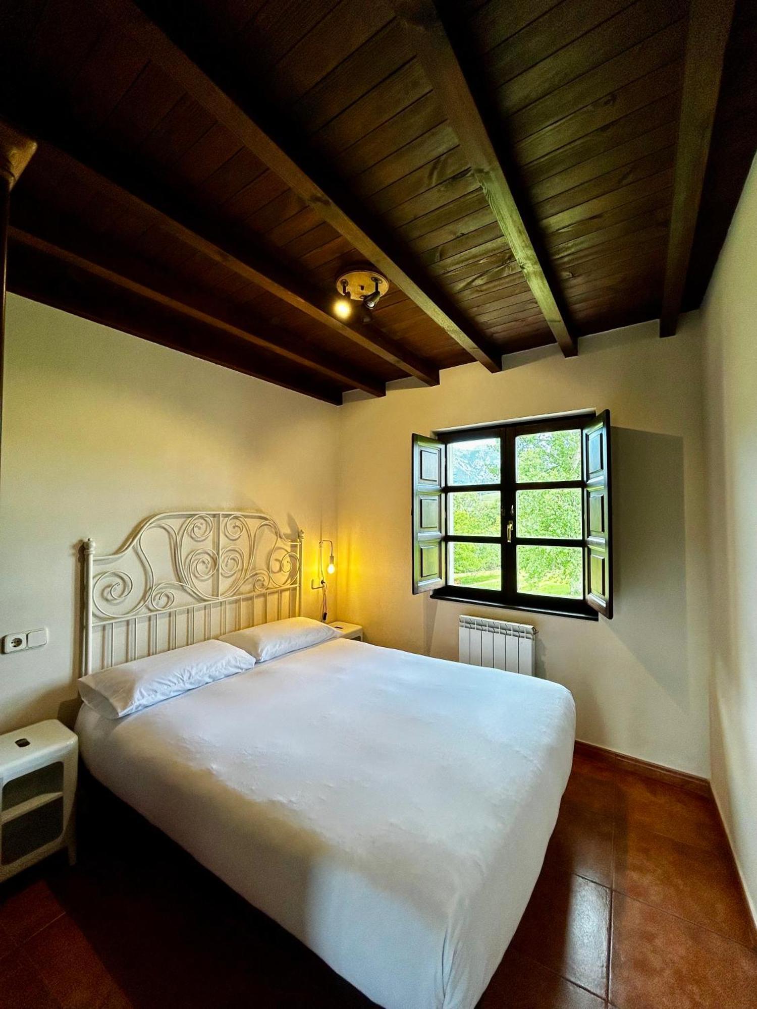Casa La Maestra Appartement Arriondas Buitenkant foto