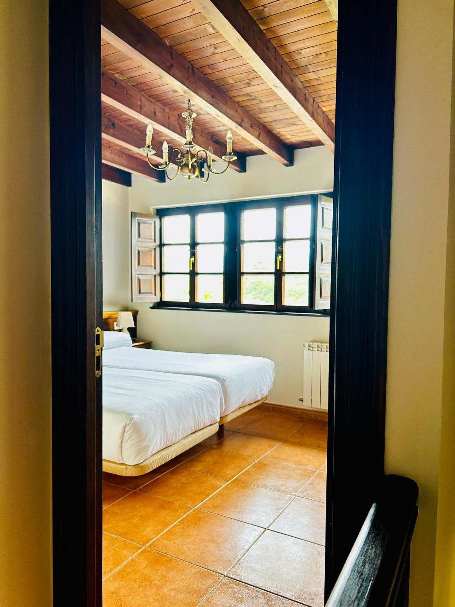 Casa La Maestra Appartement Arriondas Buitenkant foto
