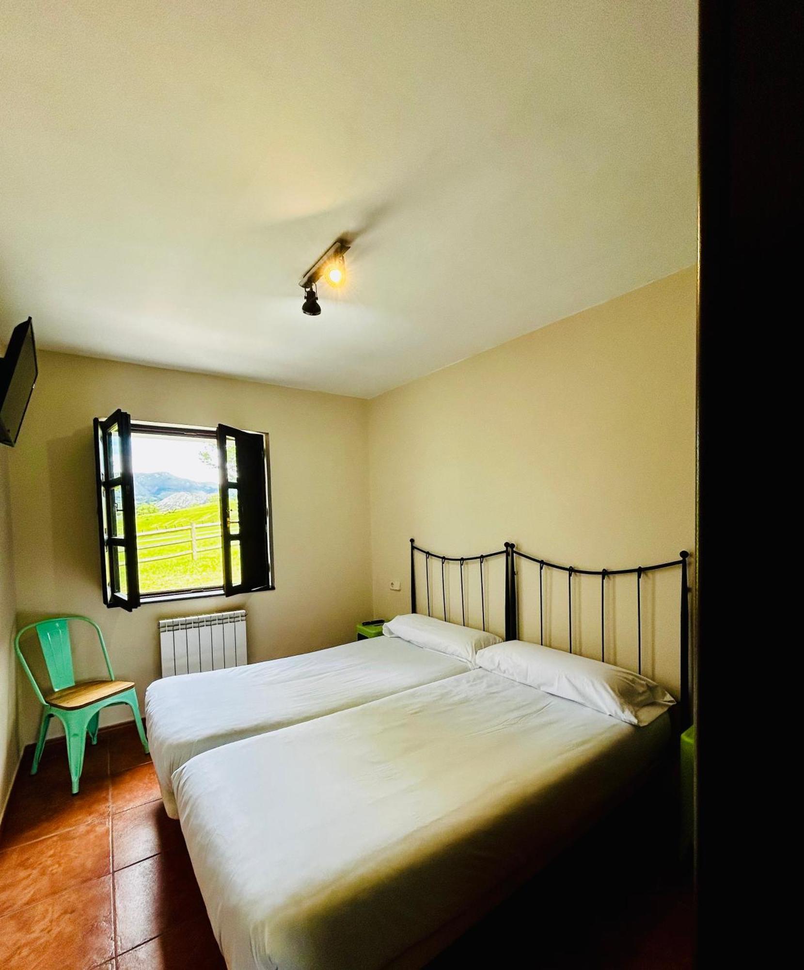 Casa La Maestra Appartement Arriondas Buitenkant foto