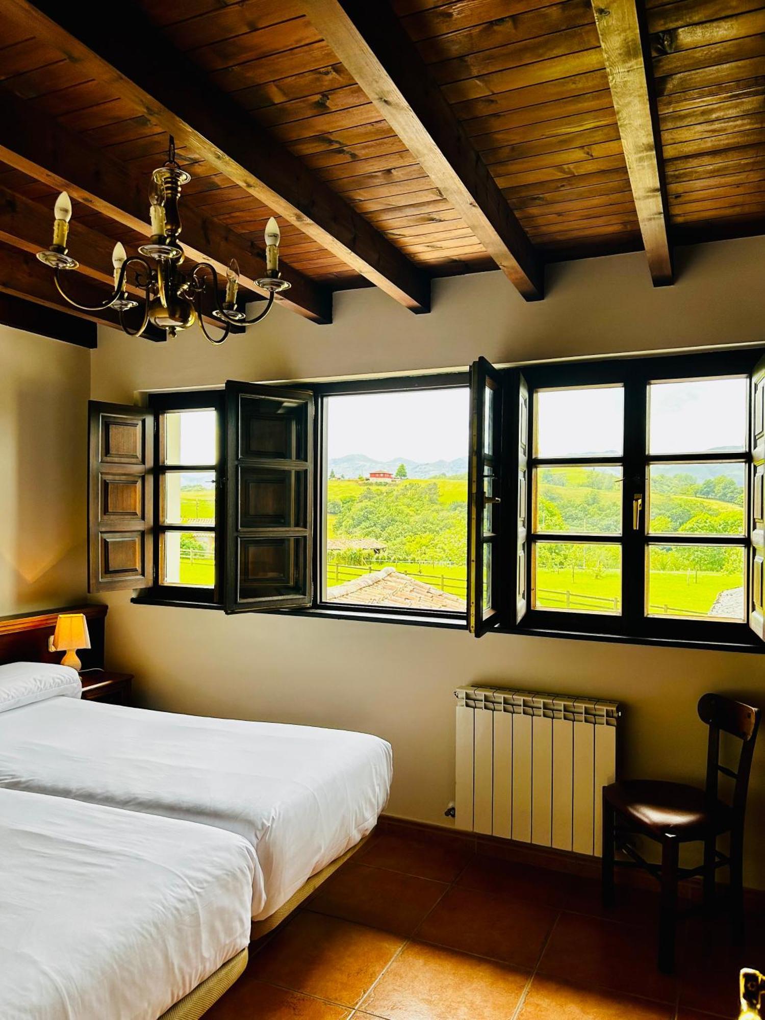 Casa La Maestra Appartement Arriondas Buitenkant foto