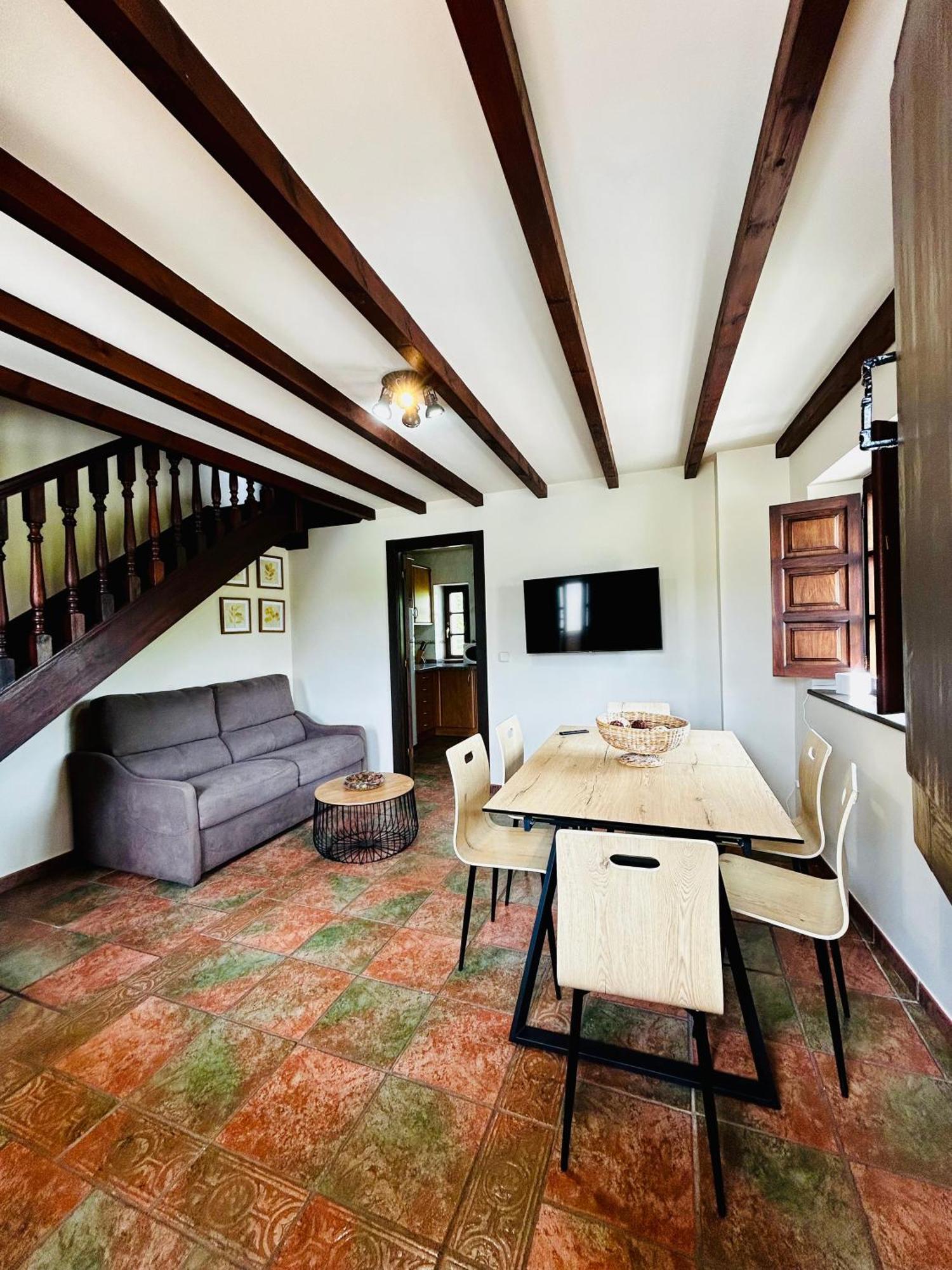 Casa La Maestra Appartement Arriondas Buitenkant foto
