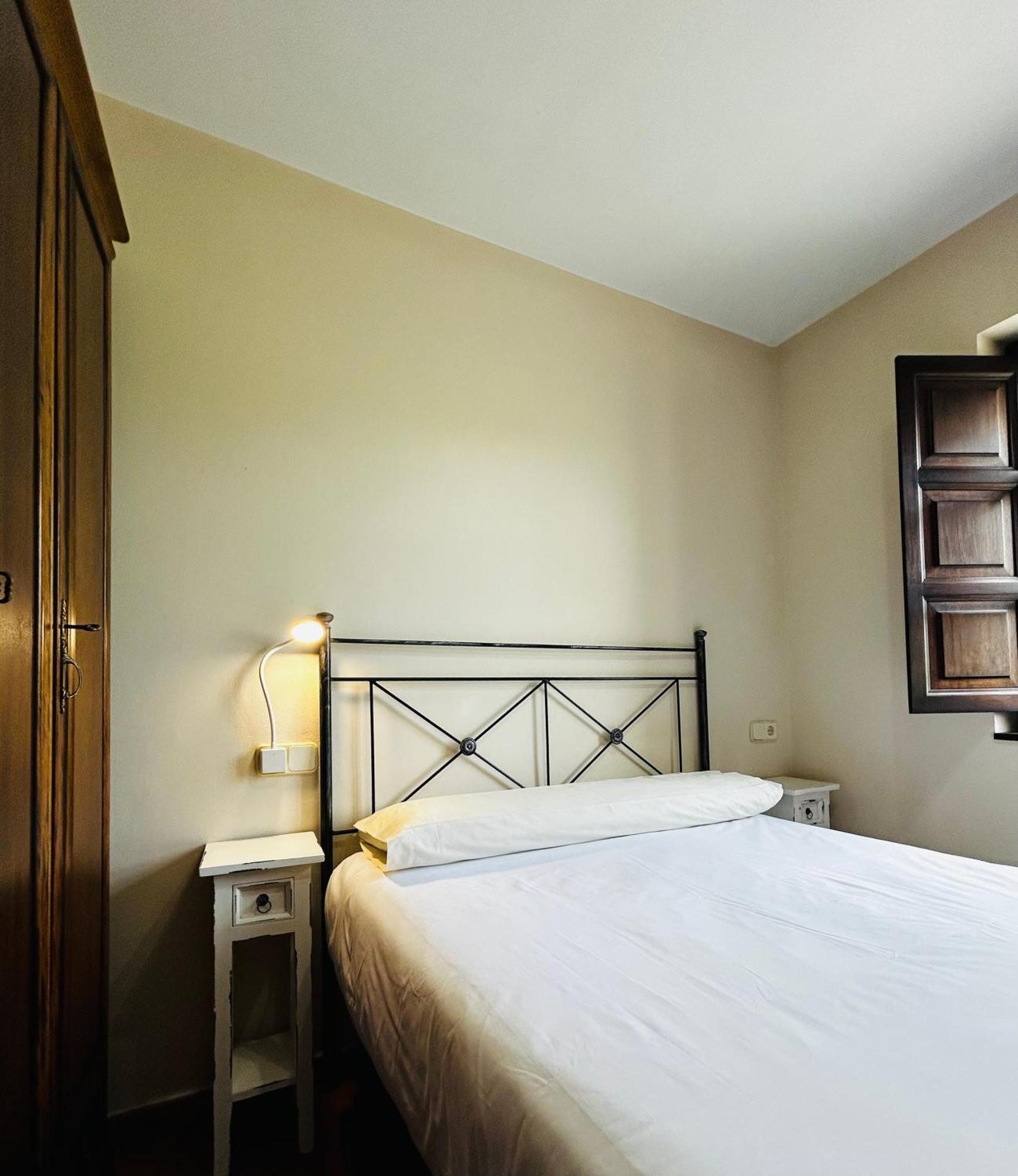 Casa La Maestra Appartement Arriondas Buitenkant foto