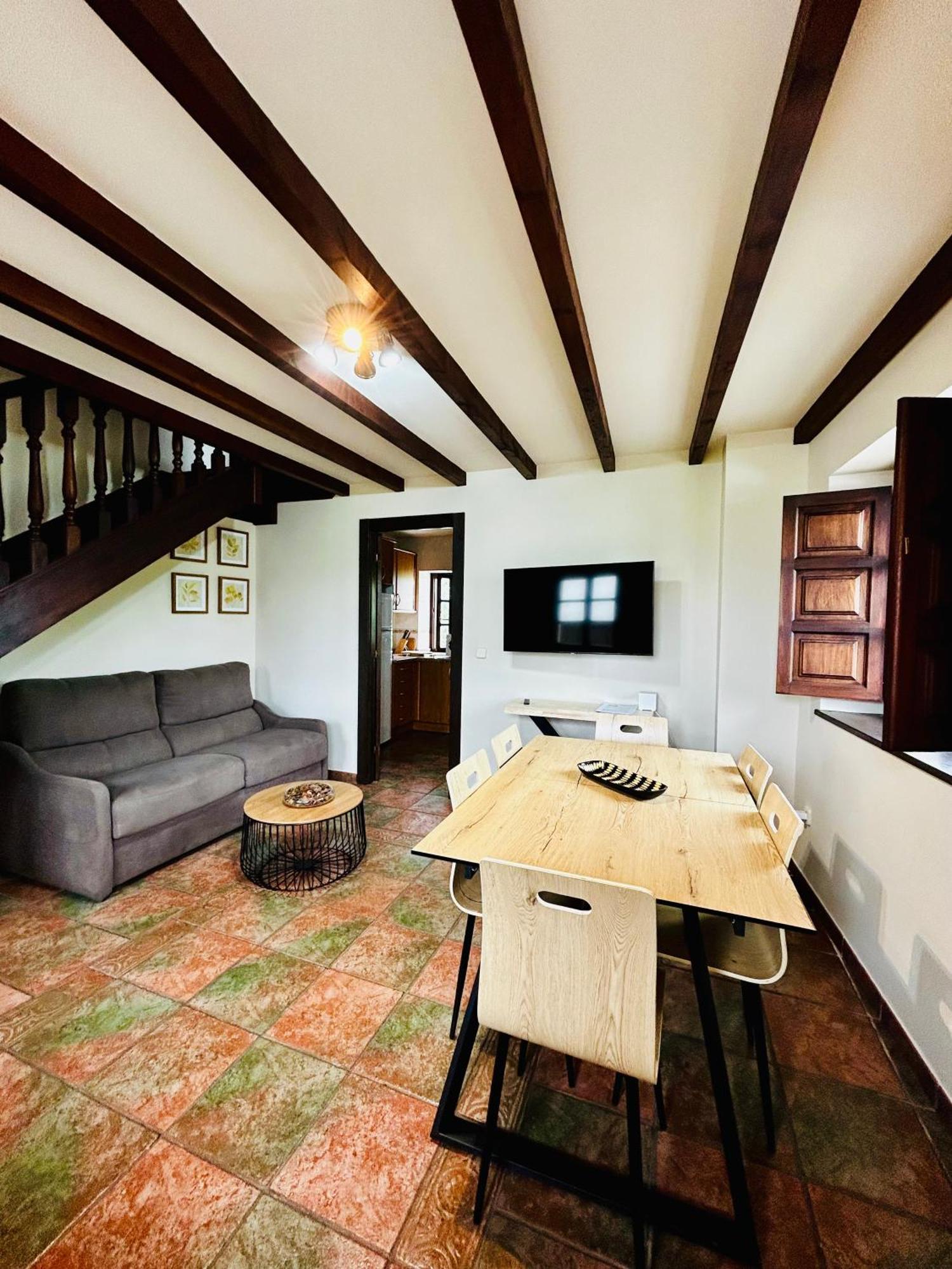 Casa La Maestra Appartement Arriondas Buitenkant foto
